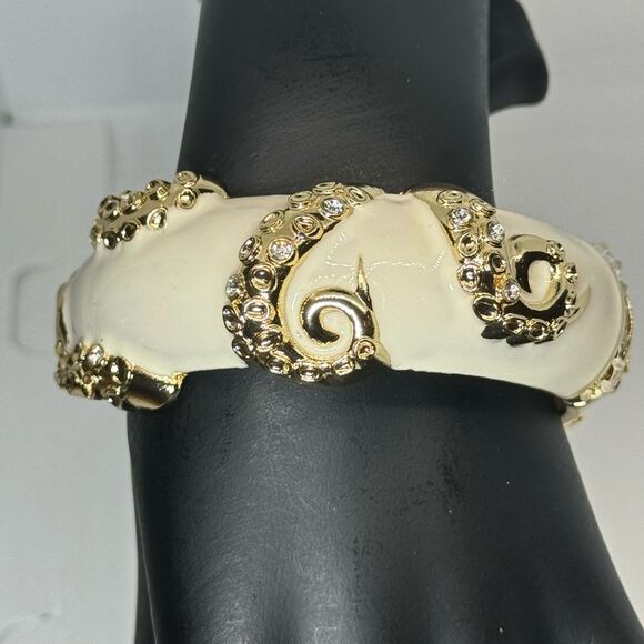 Sequin White and Gold Enamel Hinged Bangle Bracelet - Picture 5 of 16